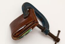 Ile trzeba oddać biorąc 100 tys kredytu? Ile trzeba oddać biorąc 100 tys kredytu?