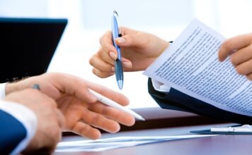 Czy ramowa umowę współpracy trzeba zgłaszać do ZUS?